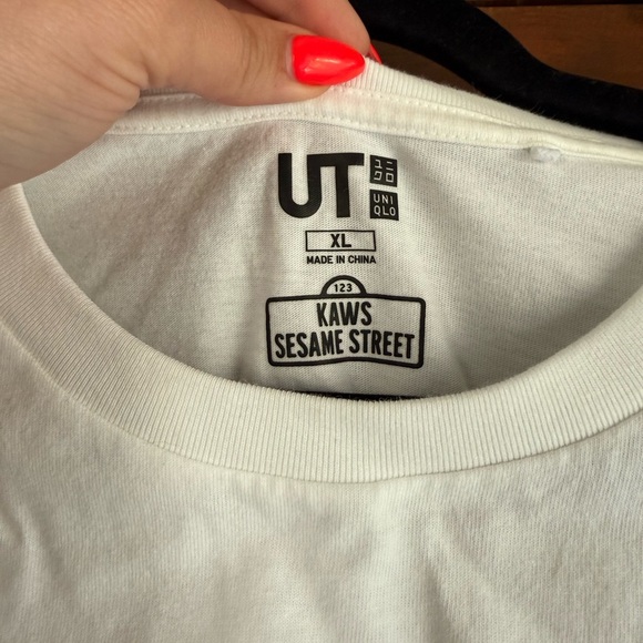 Kaws X Uniqlo X Sesame Street Cookie Monster T-Shirt 'White' (2018) - Picture 3 of 4